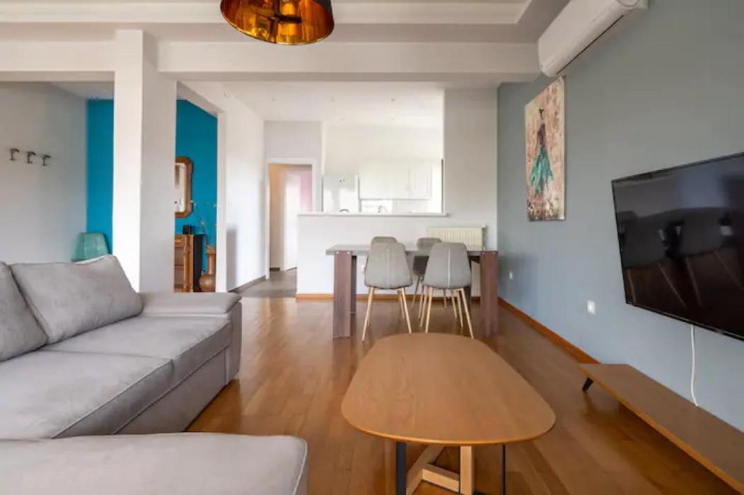 Βright Walled Designed Apt In Glyfada Center Atenas Exterior foto