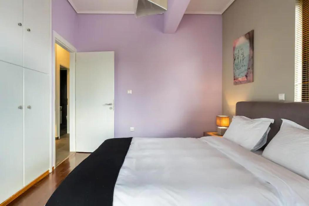 Βright Walled Designed Apt In Glyfada Center Atenas Exterior foto